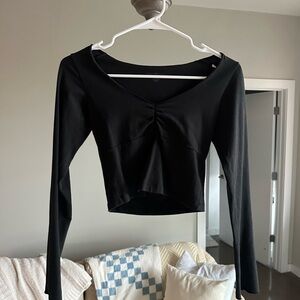 Brandy Melville Cropped long sleeve shirt